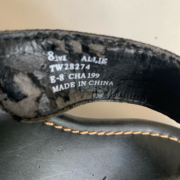 Tommy Hilfiger black platform flip flops - Picture 3 of 7